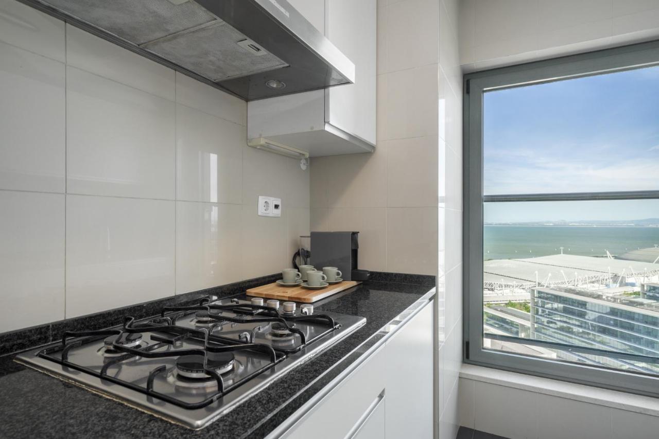 Whome Panoramic View With Elevator, Ac, Garage Perfect For Families & Business Travellers Lizbona Zewnętrze zdjęcie