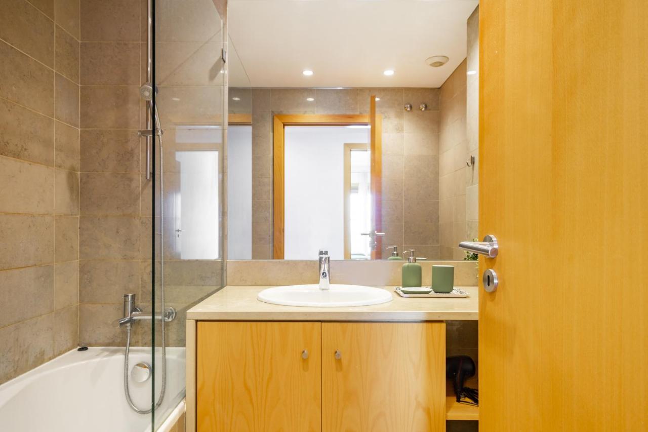 Whome Panoramic View With Elevator, Ac, Garage Perfect For Families & Business Travellers Lizbona Zewnętrze zdjęcie